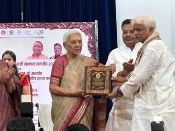 Felicitation of Mahant Ji — From the SMF photo archive